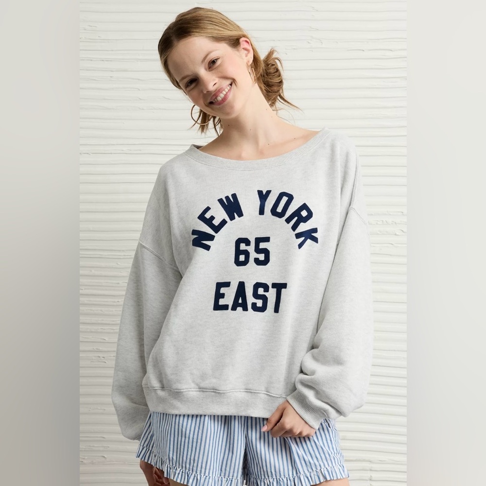 AE Off The Shoulder Destination Graphic Sweatshirt (XL)